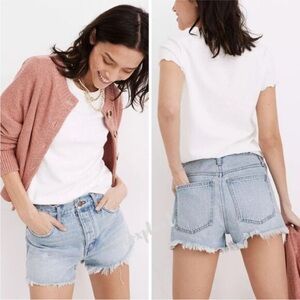 Madewell Relaxed Button Fly Raw Edge Denim Shorts in Madera Wash SZ 31